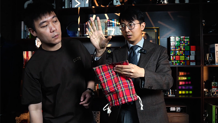 Wonder Bag (Blue) by Carson Chan & MS Magic