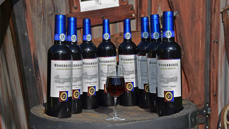 Multiplying Wine Bottles (8/BLUE) by Tora Magic - Trick