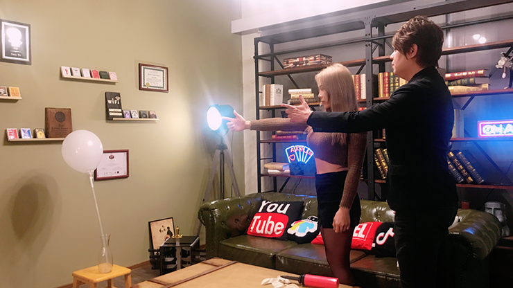 Balloon Burster (Gimmick and Online Instructions) by Taiwan Ben and Jeimin Lee - Trick