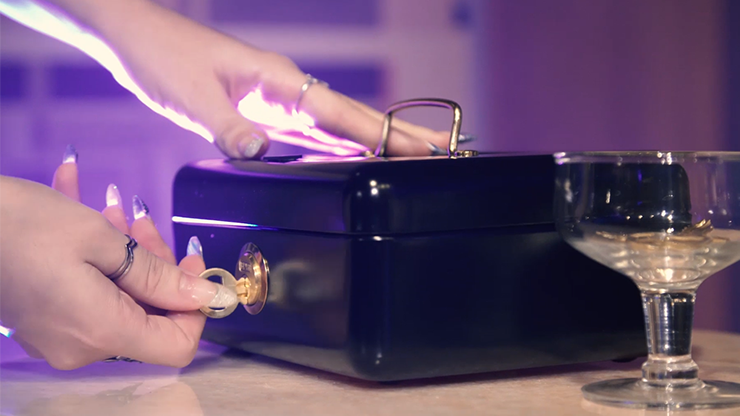 BDM Hands Off Safe Box - The Perfect Chest (Gimmick and Online Instructions) by Bazar de Magia - Trick